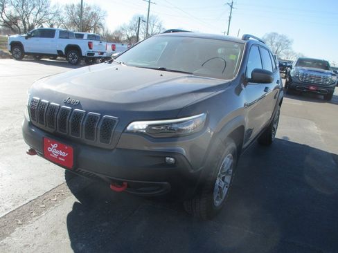 Used 2020 Jeep Cherokee Trailhawk w/ Cold Weather Group image 10