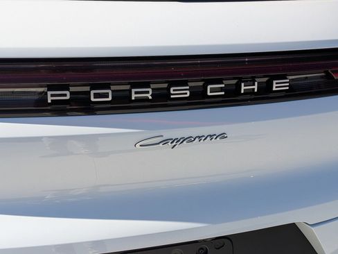 New 2026 Porsche Cayenne E-Hybrid image 13