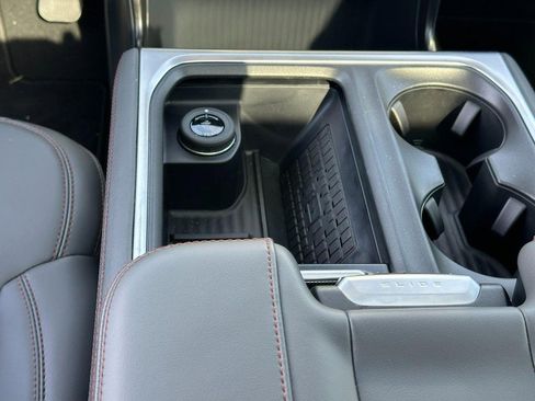 New 2025 Ford Expedition Active image 11