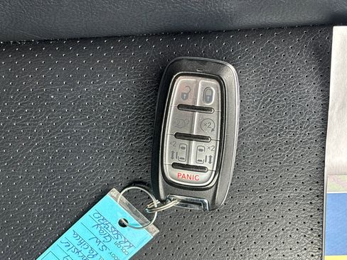 Used 2019 Chrysler Pacifica Touring-L Plus w/ S Appearance Package image 28