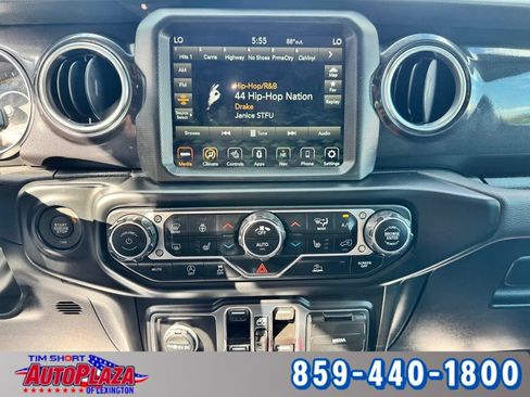 Used 2023 Jeep Wrangler Unlimited Sahara AWD/4WD image 5