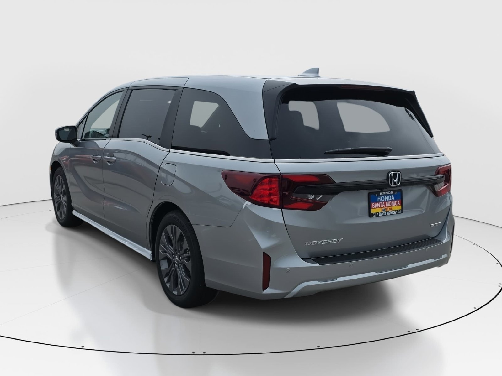 New 2026 Honda Odyssey Touring image 7