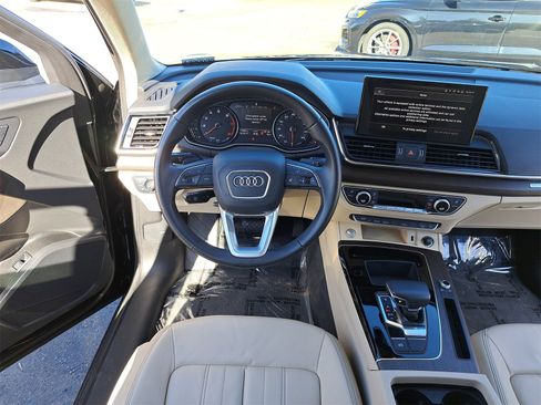Used 2023 Audi Q5 2.0T Premium w/ Convenience Package image 16