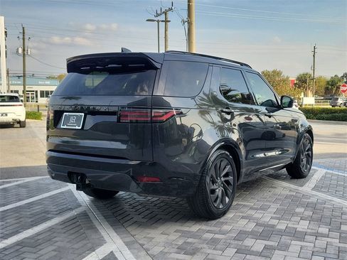 Certified 2024 Land Rover Discovery Dynamic SE image 5