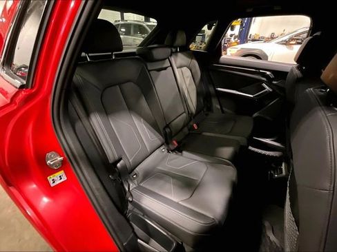 Certified 2025 Audi Q3 2.0T Premium w/ Convenience Package image 27