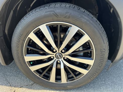 Certified 2023 Nissan Pathfinder Platinum AWD/4WD image 12