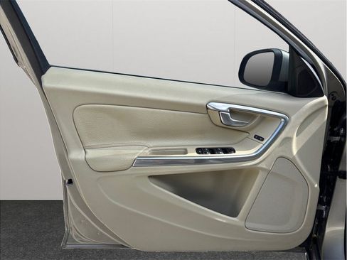 Used 2014 Volvo S60 T5 FWD image 17