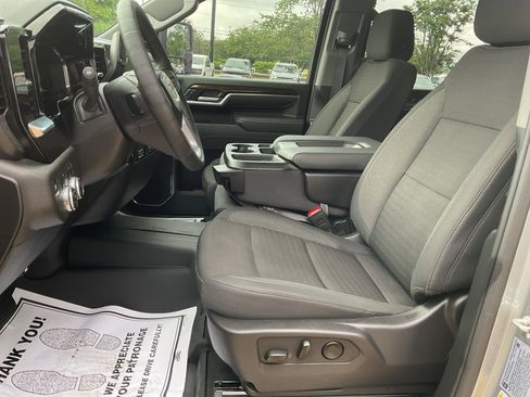 Used 2025 GMC Sierra 2500 SLE w/ SLE Value Package; AWD/4WD image 21
