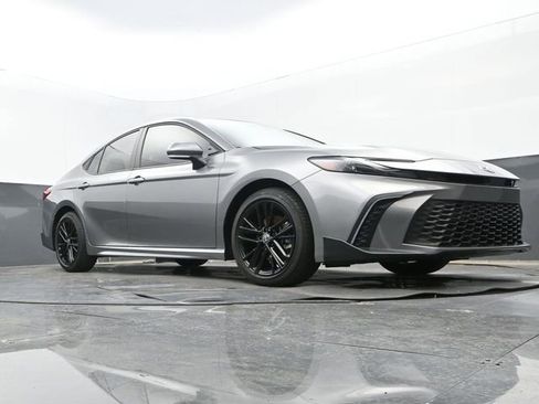 Used 2025 Toyota Camry SE w/ Multimedia Upgrade Package FWD image 23