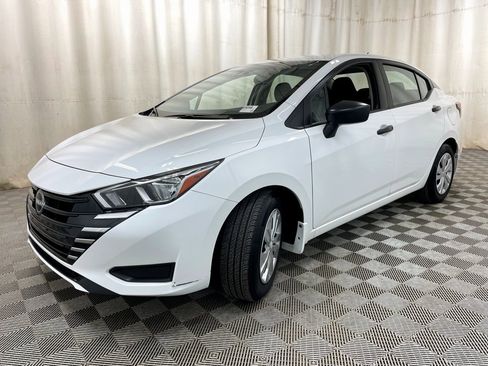 Used 2024 Nissan Versa S w/ Trunk Package image 10