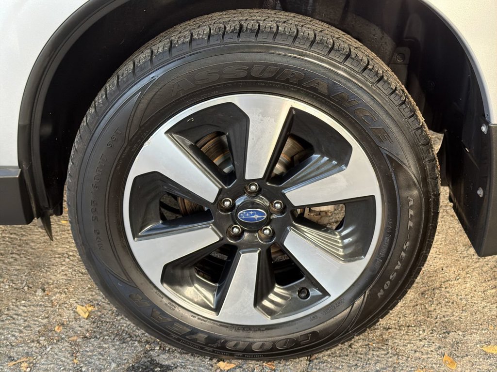 Used 2018 Subaru Forester 2.5i Limited AWD/4WD image 11