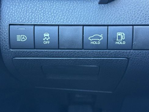 Used 2023 Toyota Camry SE image 33