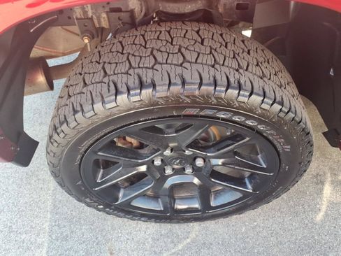 Used 2022 RAM 1500 Laramie AWD/4WD image 6