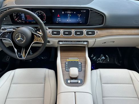 New 2025 Mercedes-Benz GLS 450 4MATIC image 11