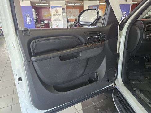 Used 2010 GMC Yukon Denali AWD/4WD image 7