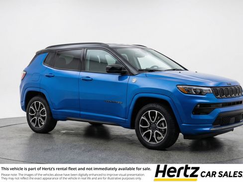 Used 2025 Jeep Compass Trailhawk AWD/4WD image 1