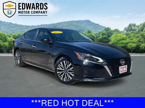 Used 2023 Nissan Altima 2.5 SV FWD image 1