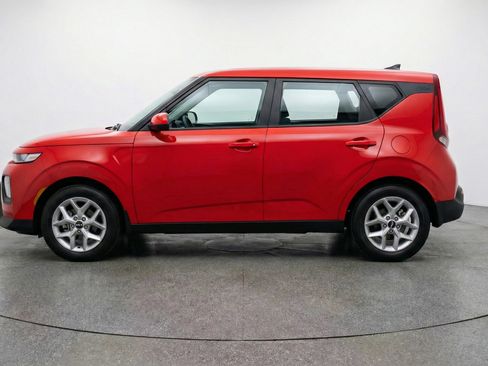 Used 2025 Kia Soul LX w/ LX Technology Package FWD image 5