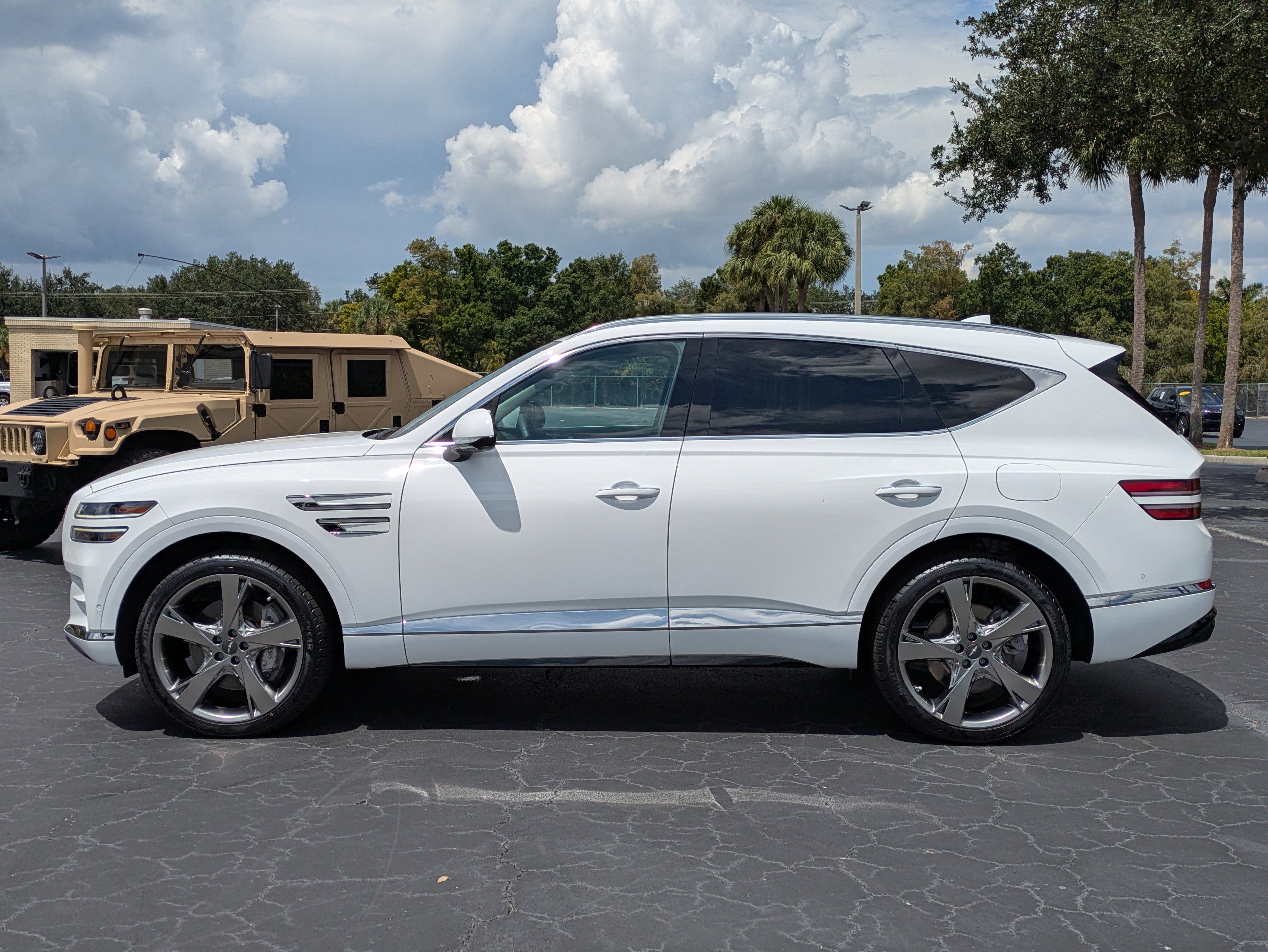 Used 2023 Genesis GV80 2.5T w/ Prestige Package AWD/4WD image 3
