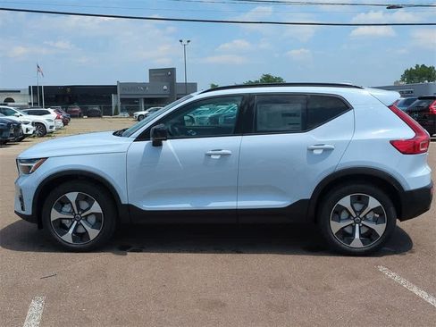 Used 2026 Volvo XC40 B5 Plus w/ Protection Package Premier image 3