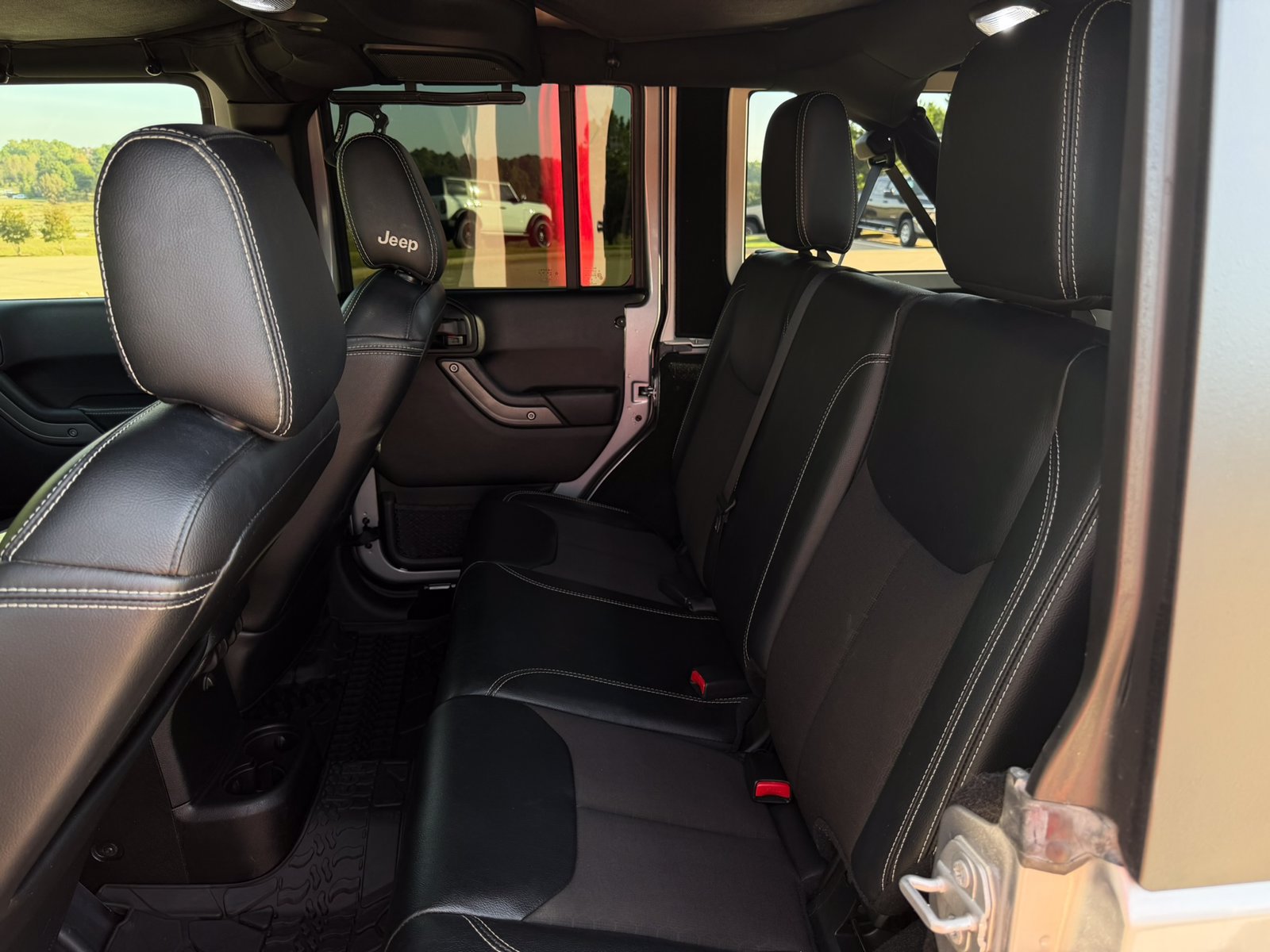 Used 2018 Jeep Wrangler Unlimited Sport AWD/4WD image 31