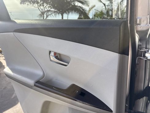 Used 2009 Toyota Venza image 24