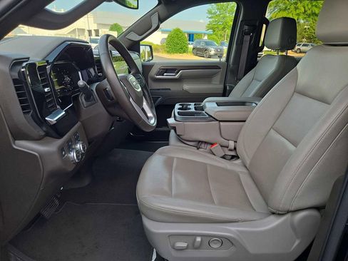 Used 2025 GMC Sierra 1500 SLT AWD/4WD image 22