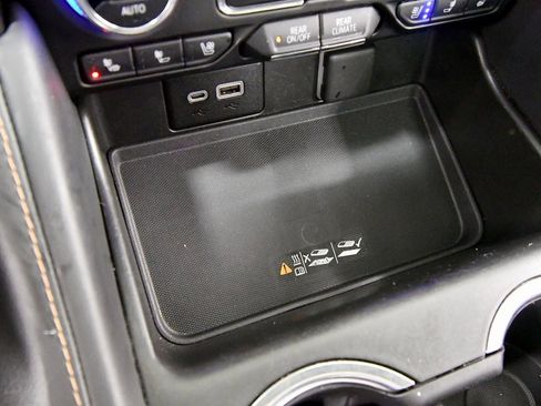 Used 2022 GMC Yukon AT4 image 27