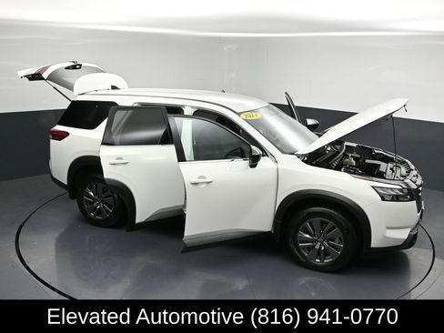 Used 2024 Nissan Pathfinder S AWD/4WD image 29