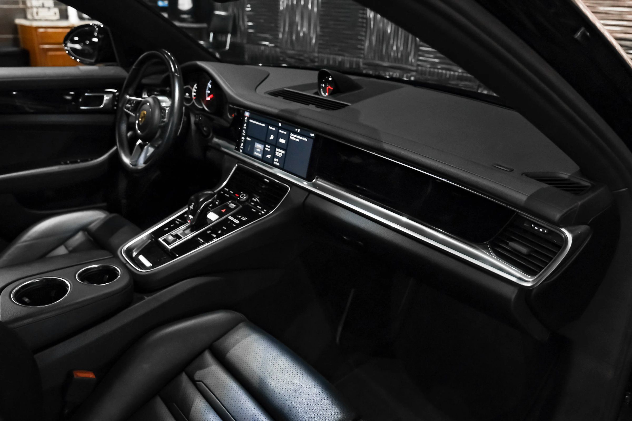 Used 2019 Porsche Panamera 4 AWD/4WD image 14