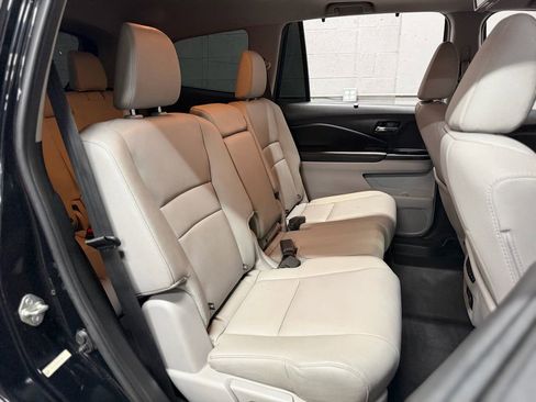 Used 2016 Honda Pilot Touring image 27