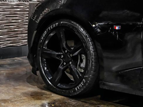 Used 2018 Chevrolet Camaro LT RWD image 46