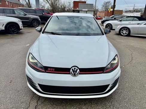 Used 2017 Volkswagen GTI SE image 9
