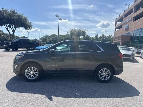 Used 2019 Chevrolet Equinox LT w/ Driver Convenience Package FWD image 2