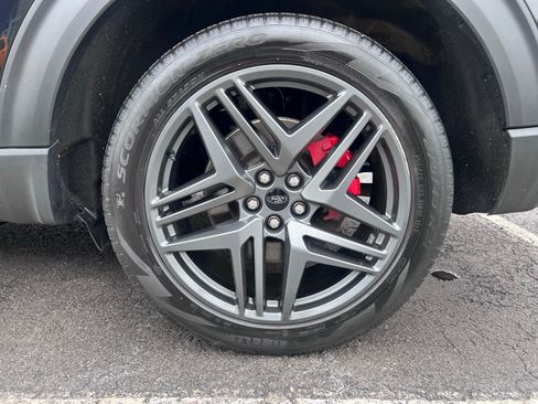 Used 2025 Ford Explorer ST-Line w/ Premium Package image 18