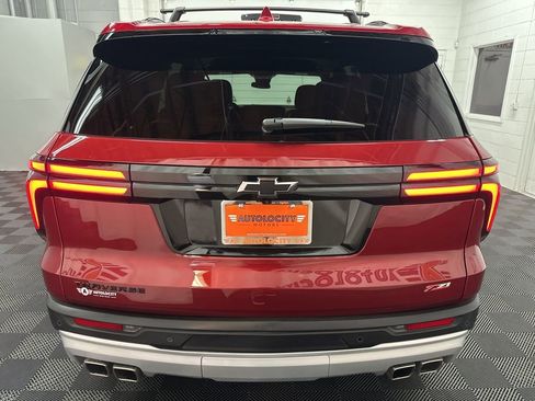 Used 2025 Chevrolet Traverse Z71 image 9