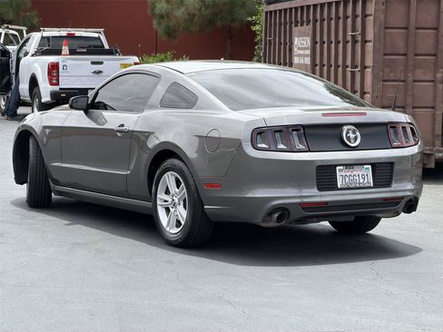 Used 2014 Ford Mustang Coupe RWD image 5