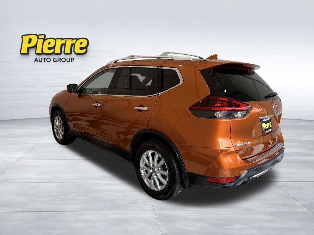 Used 2020 Nissan Rogue SV FWD image 2