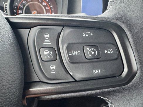 Used 2025 Jeep Wrangler Unlimited Rubicon AWD/4WD image 19