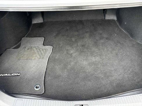 Used 2019 Toyota Avalon XSE FWD image 53