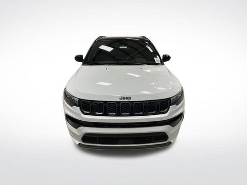 Certified 2025 Jeep Compass Limited w/ High Altitude Package image 12