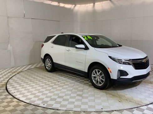 Used 2024 Chevrolet Equinox LT image 2