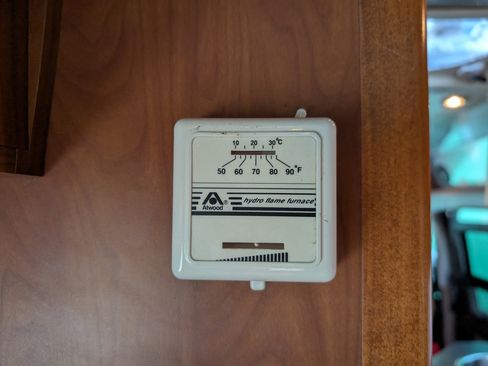 Used 2005 Dodge Sprinter 2500 w/ PWR Convenience Group image 32