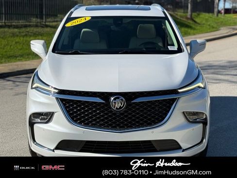 Used 2024 Buick Enclave Avenir w/ Avenir Technology Package image 9