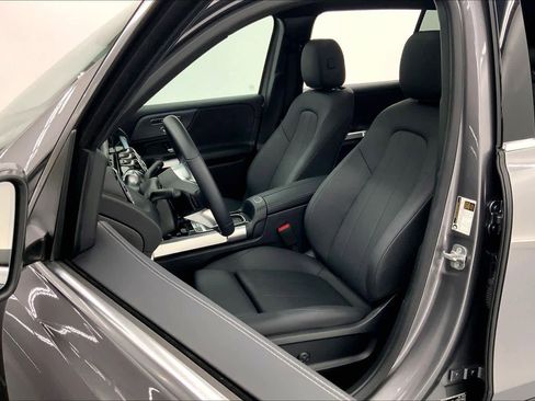 Used 2025 Mercedes-Benz GLB 250 image 21