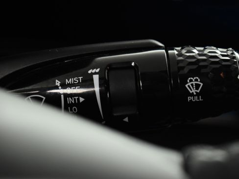 Used 2025 Hyundai Elantra SEL image 27