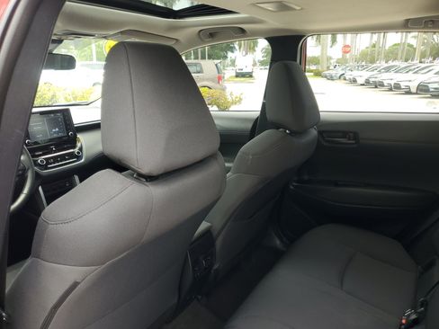 Certified 2022 Toyota Corolla Cross LE w/ Moonroof Package FWD image 12