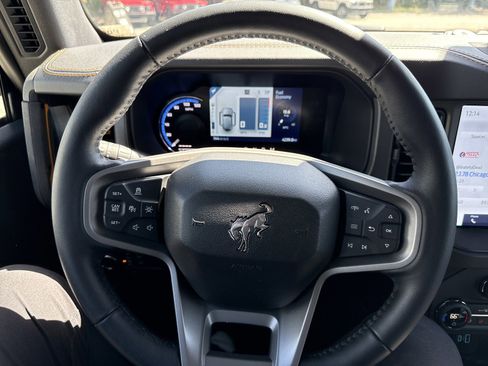 Used 2024 Ford Bronco Badlands image 19