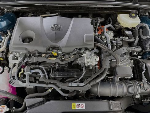 Used 2025 Toyota Camry LE image 32