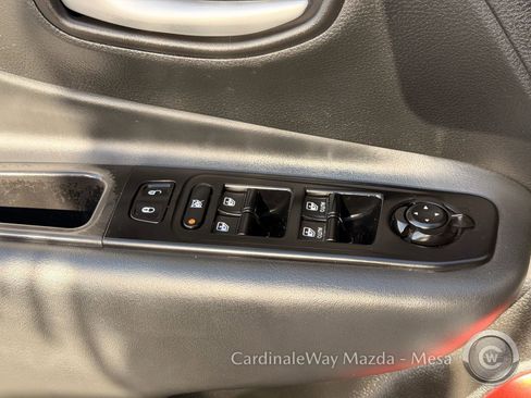 Used 2023 Jeep Renegade Trailhawk image 17